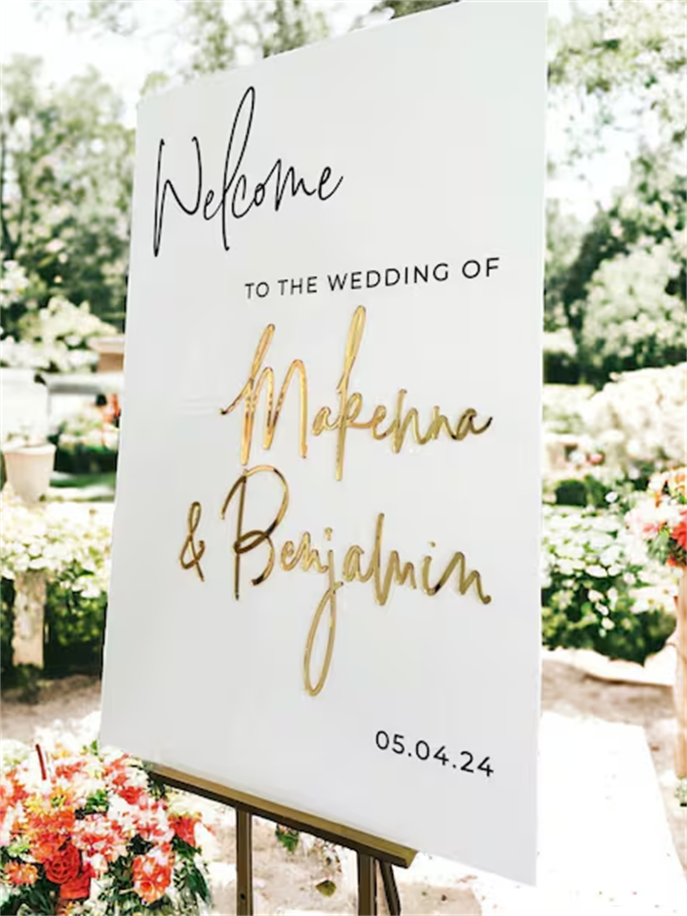 Wedding Welcome Sign - Personalized acrylic wedding welcome sign, modern and fashionable decoration of the wedding entrance. Welcome to our wedding sign