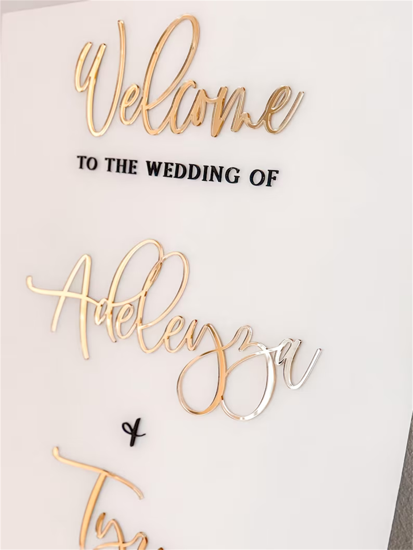 Wedding Welcome Sign - Personalized acrylic wedding welcome sign, modern and fashionable decoration of the wedding entrance. Welcome to our wedding sign
