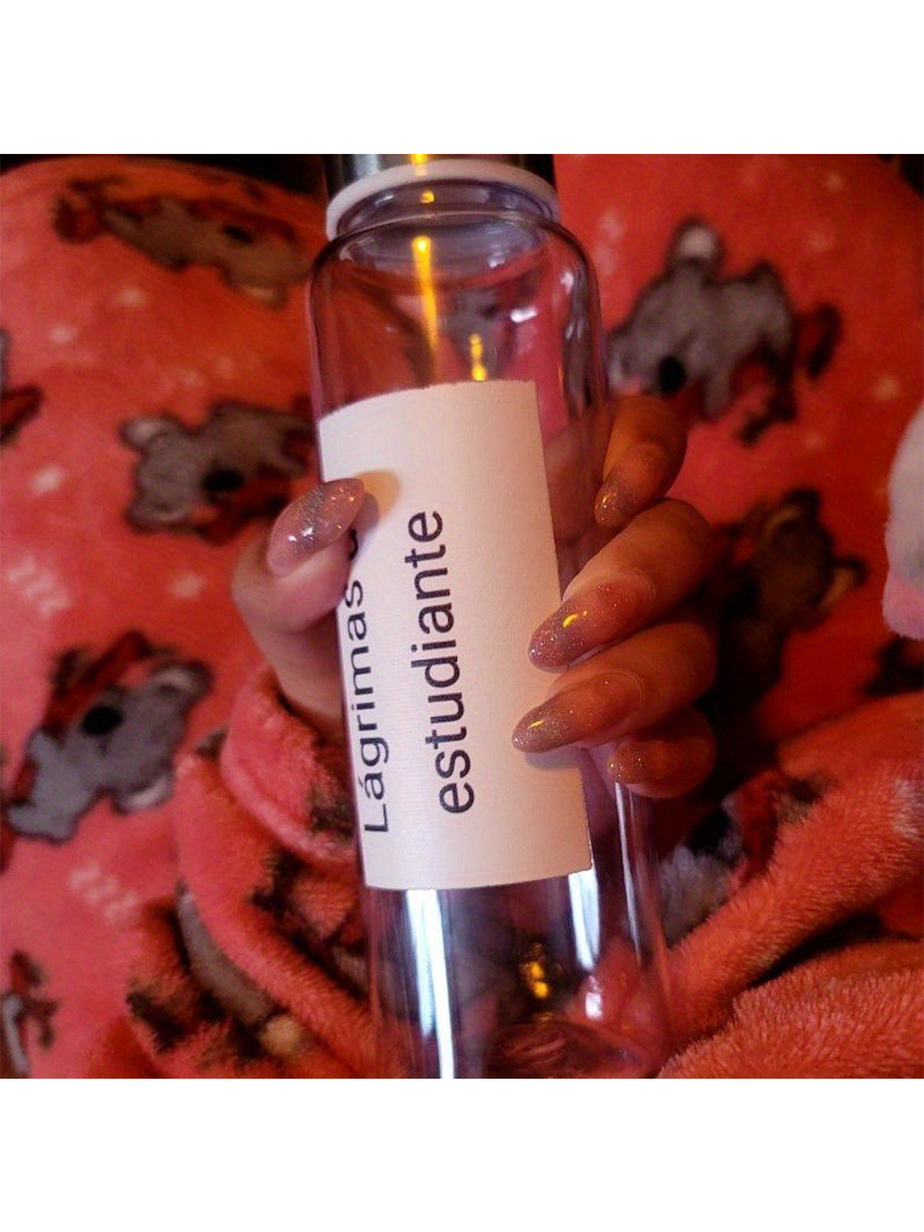 Customized 300/400/500ml plastic outdoor sports water bottle travel mugs, suitable for students, easy to use while cycling, and an excellent choice for Father's Day or graduation gifts.