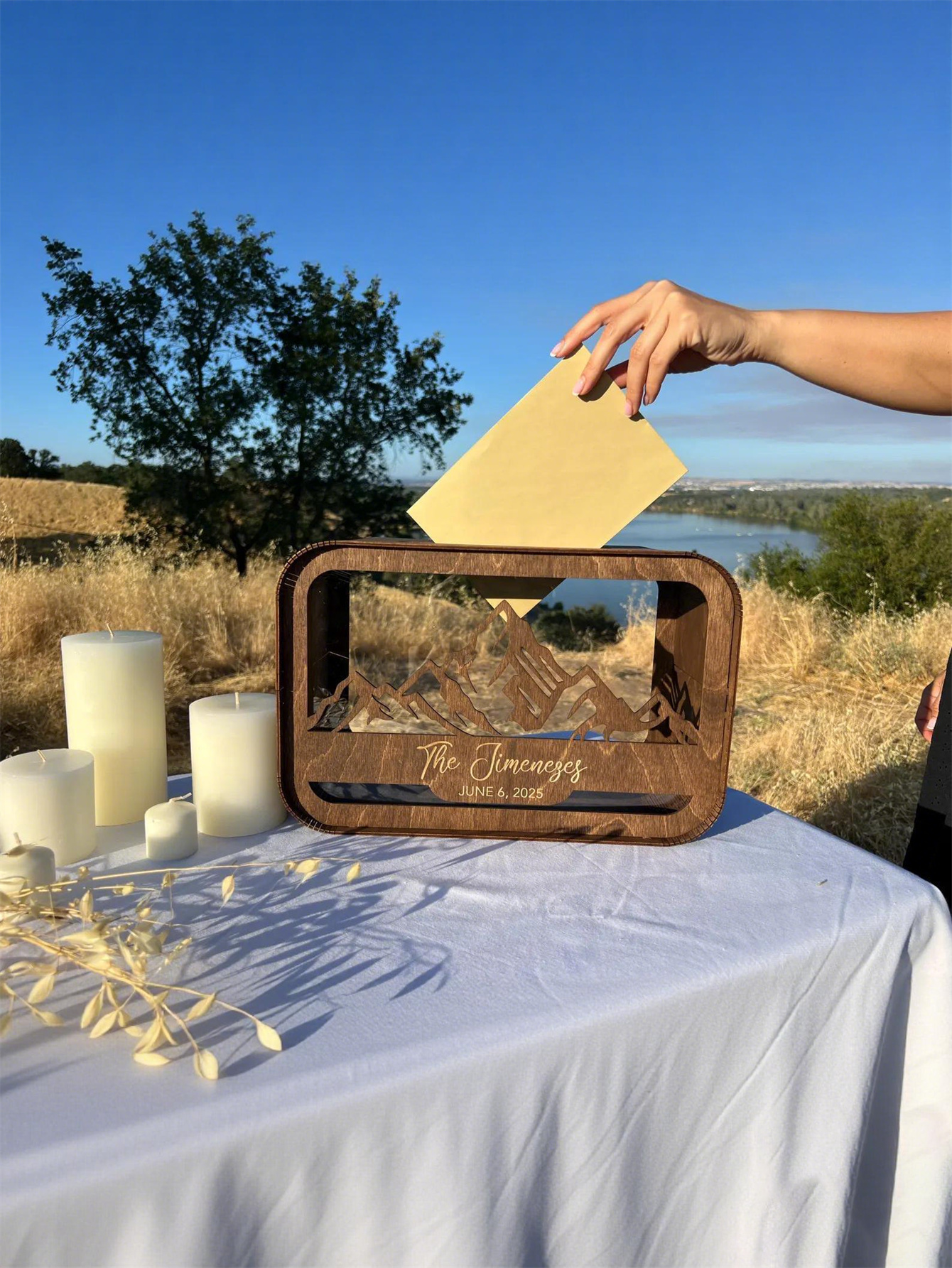Personalized mountain view wedding greeting card box, country-style wooden coin box, custom engagement gift